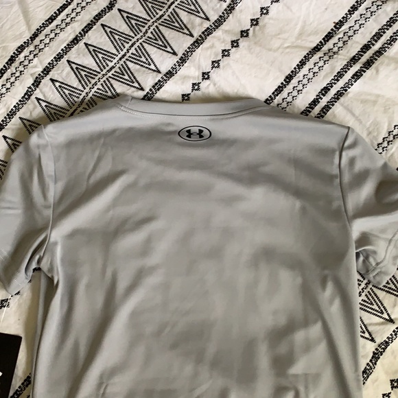 Boys Under Armour Size 6 Shirt NWT - Picture 5 of 5